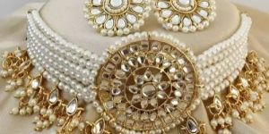 White Pearl Necklace Set