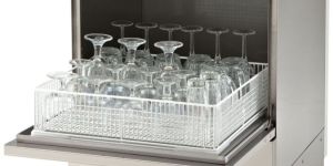 UNDER COUNTER GLASSWASHER