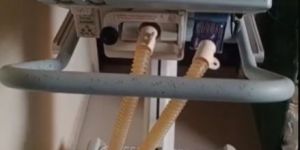 Phillips V-200 Ventilator