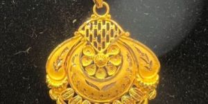 Ladies Gold Pendant
