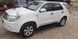 Toyota Fortuner 4x4 Car