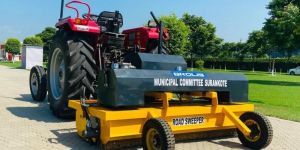 BROLIS T21 Tractor Trailed Broomer