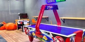 Air Hockey Table