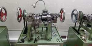 Semi Automatic Milan Chain Machine