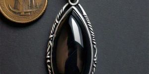 Selena Sterling Silver Minimalist Antique Black Obsidian Pendant