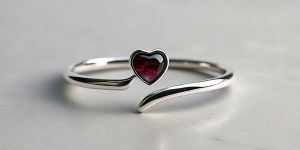 Terra Love Heart Red Garnet Birthstone Crystal Kada Bracelet Silver