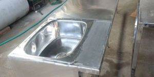 SS Table with Sink