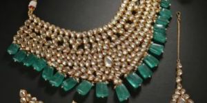 Zahira Woman Kundan Necklace Set