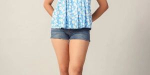 Women DITSY FLORAL SLEEVELESS PLEATED TOP