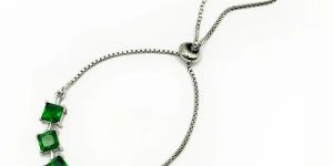 STYLISH SILVER EMERALD ADJUSTABLE BOLO BRACELET