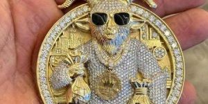 RR86 Customized Moissanite Diamond Pendant