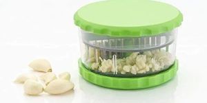 Stainless Steel Blades Plastic Garlic Chopper