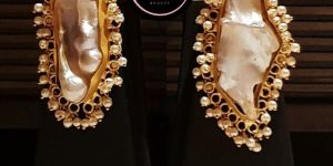 Ladies White Pearl Bezel Earpiece