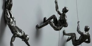 rock climbing men sculpture wall hanging set