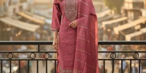 Ladies Silk Dupatta Kurti Pant Set