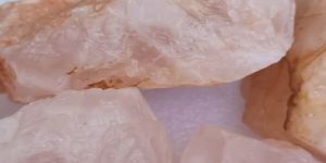 natural rough rose quartz stone chunks raw crystal