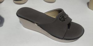 Soft Cushioned Platform Sandal