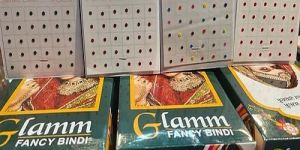 Regular Wear Multicolor Round Velvet Bindi