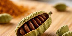 Whole Green Cardamom Seeds