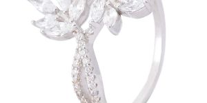 Leafy Elegance Silver Ring