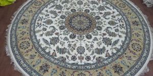 Round Woolen Hand Knotted Carpet