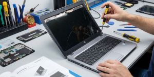 Laptop Screen Repair Service