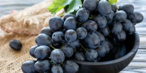 Fresh Black Paneer Grapes