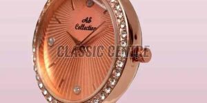 Women Round Dial Analog Watch
