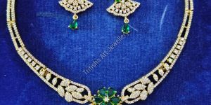 Women Hasli Necklace Set