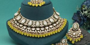 Yellow Color Kundan Necklace Set (KN1424YLW)