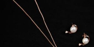 Zaina Chain and Earrings Set