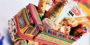 Truck Holi Gift Hamper