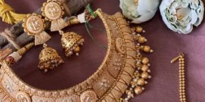 Ladies Elegant Traditional Necklace Set