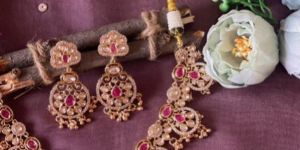 Ladies Pink And Golden Fancy Necklace Set