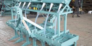 Mild Steel Maize Seed Drill Machine