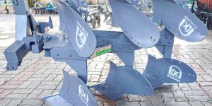 S Model 3 Furrow Reversible Plough