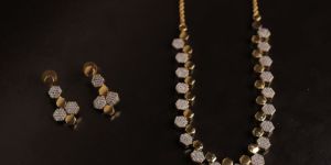 Art No. 383 Short Diamond Necklace Set