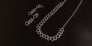 Art No. 422A Short Diamond Necklace Set