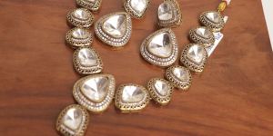 Art No. 825A Short Kundan Necklace Set