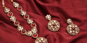 Art No. 930 Short Kundan Necklace Set