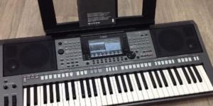Yamaha PSR S770 Keyboard