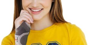 BB-20 Wrist Brace with Thumb