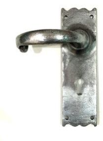 PEWTER COTTAGE LEVER LOCK HANDLE