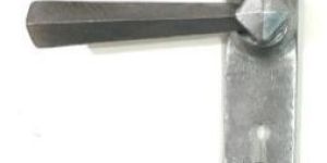 PEWTER STRAIGHT LEVER LOCK HANDLE