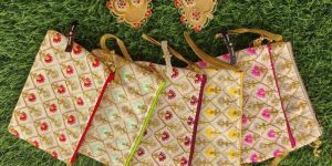 Raw Silk Embroidery Purses with Single Zip