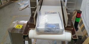 Metal Detector Conveyor
