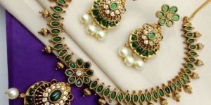 Women Short South-Necklace-O-2760-Black mat-WHITE GREEN