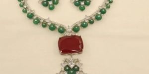 The BVL Ladies Necklace Set