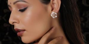 Women ROUND KUNDAN STUDS