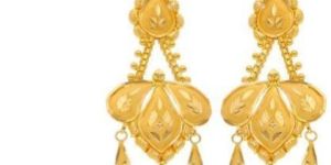Trio Petals Ladies Gold Earrings